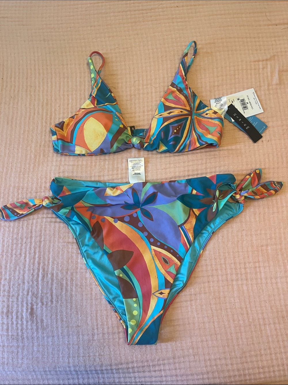 O’Neill bikini- medium top large bottom NWT - Picture 1 of 3